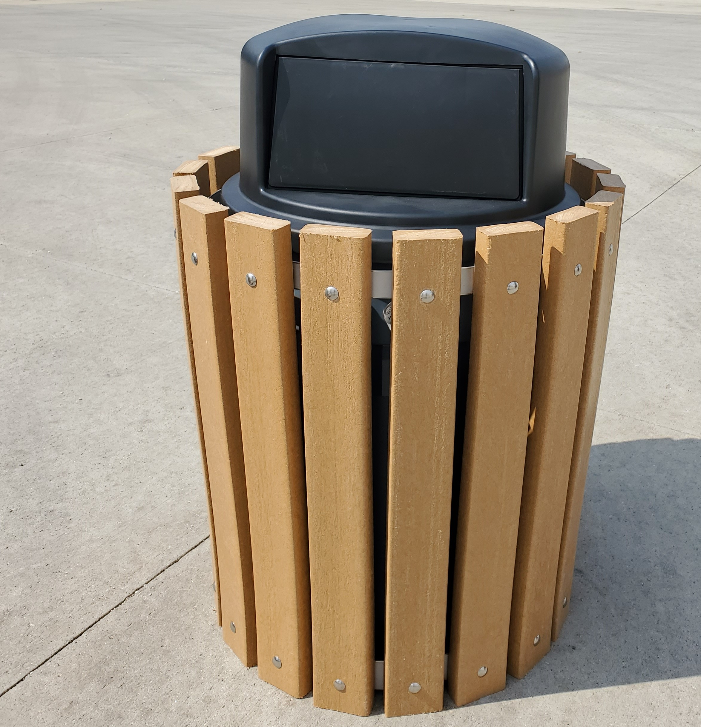 Dome Lid For Recycled Plastic Trash Receptacle